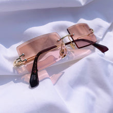 Load image into Gallery viewer, Bella Sunglasses Mauve
