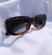 Load image into Gallery viewer, Raven Sunglasses Tortoiseshell
