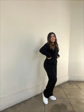 Load image into Gallery viewer, Mayla Sweatpants
