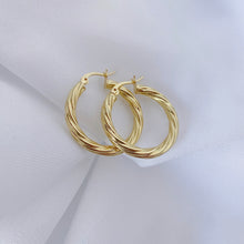 Load image into Gallery viewer, Amy Round Hoops

