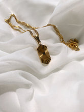 Load image into Gallery viewer, Nicole Necklace
