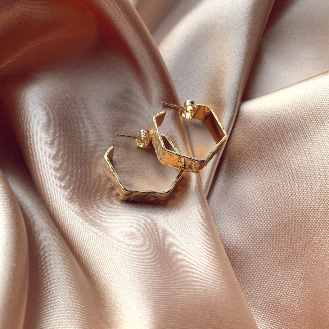 Olivia Hoops